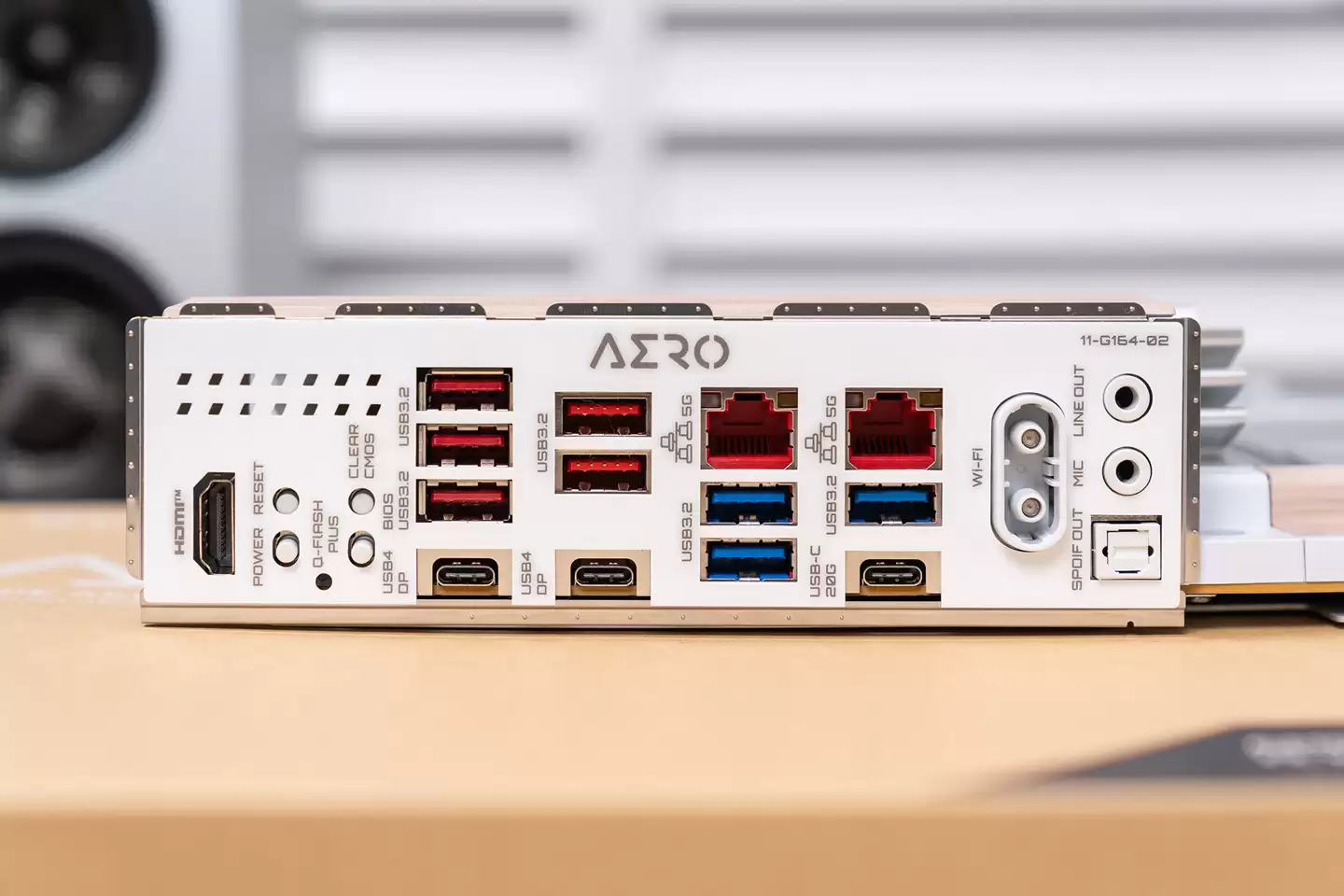 技嘉 X870E AERO X3D WOOD 木质美学主板上市,3999 元