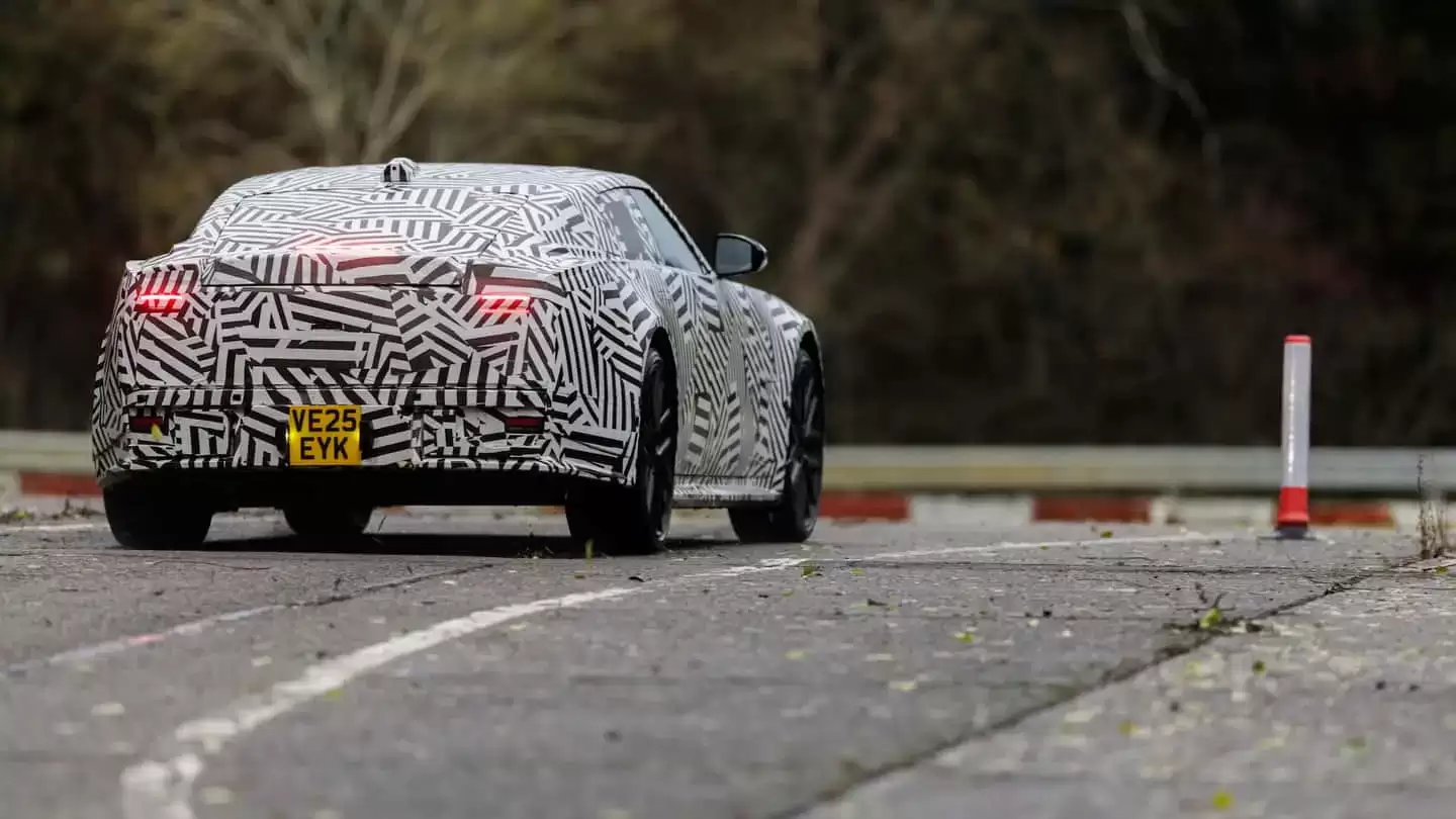 捷豹公布纯电旗舰 Type 00 更多信息：三电机超千匹马力，量产车设计已定型