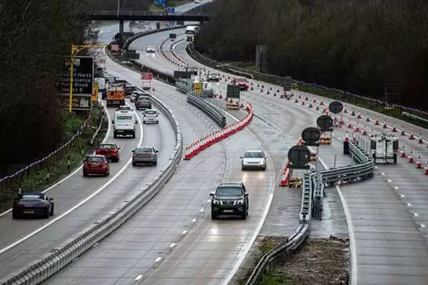 英国2650司机因测速延迟被误罚 官方致歉并退款