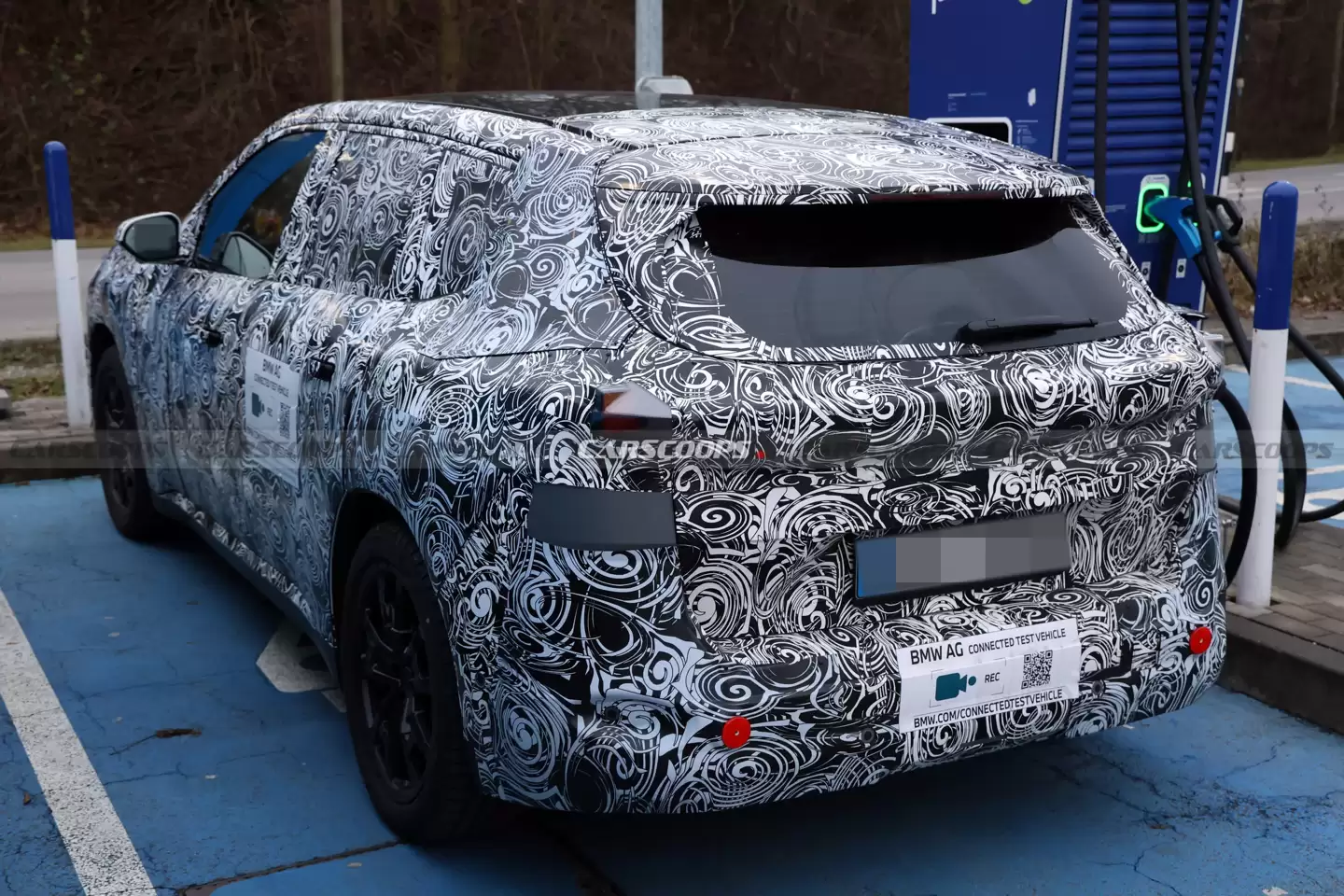 宝马新一代iX1谍照曝光:全新设计语言,五边形中控屏上车