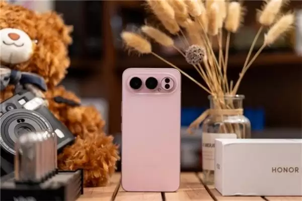 2025 年最强的拍照手机推荐 看清真实影像力