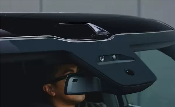 为何不学特斯拉弃用激光雷达 Rivian CEO：成本低 可弥补摄像头短板