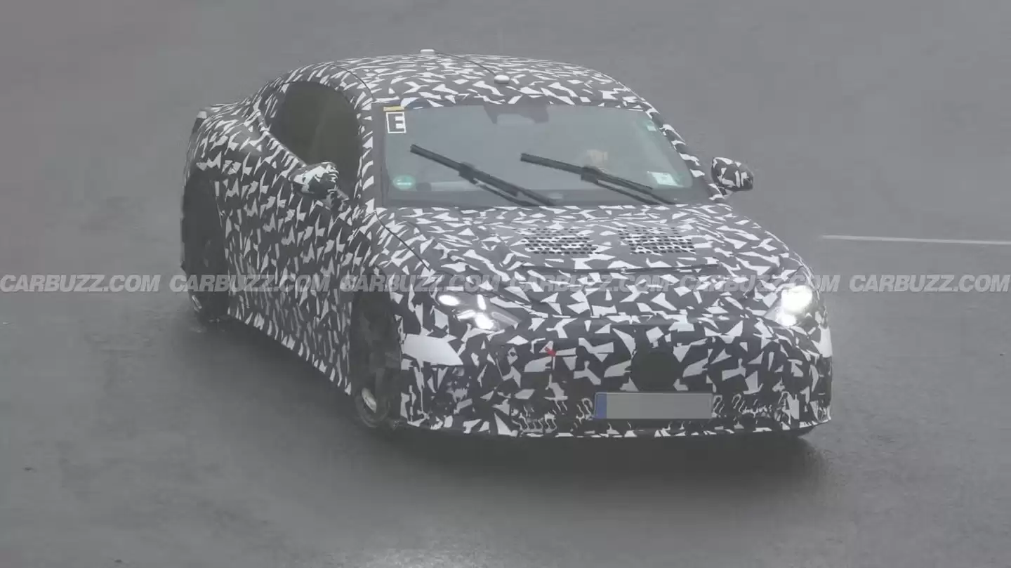 奔驰 AMG GT 纯电轿跑雨战“绿色地狱”纽北赛道，1360 马力暴雨狂飙