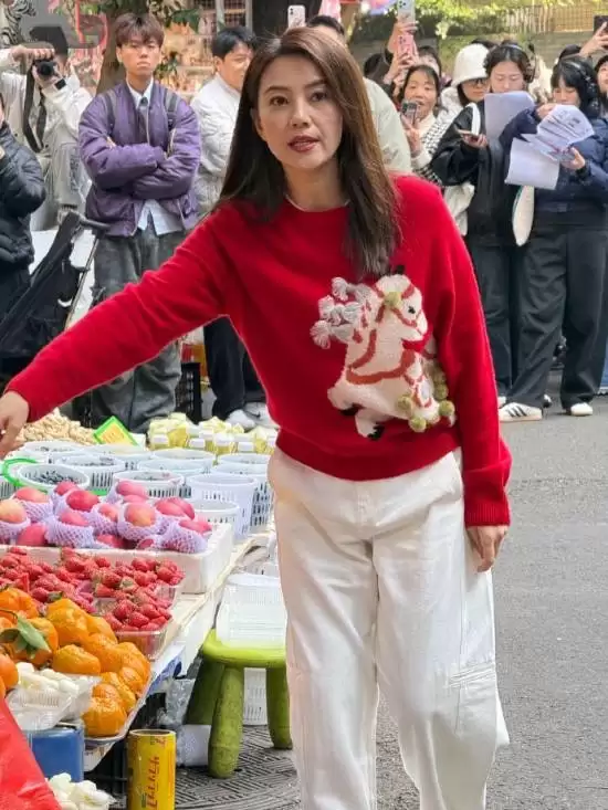 网传高圆圆综艺用替身 品牌方澄清:是光替 也非综艺