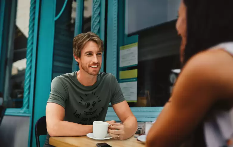 端侧模型颠覆离线翻译时空壶新 T1 让出海旅游“无网也精准”