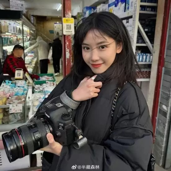 女网红“半藏森林”转行互联网产品经理:社交账号已停更