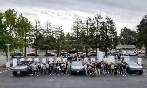 ZEEKR 007售价20.99万起，车企创新保险服务落地佛罗里达