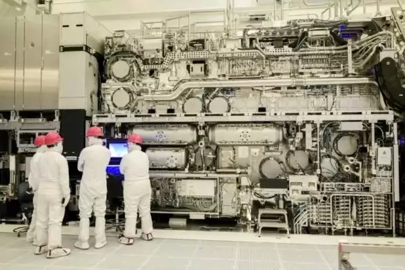 全球最先进！Intel安装首套二代High-NA EUV：为14A铺平道路