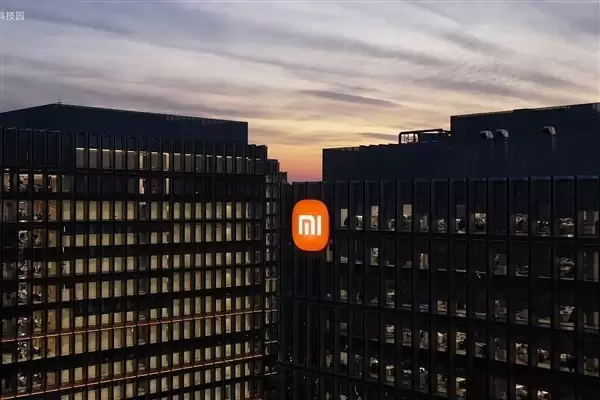 小米五年投2000亿研发：硬核科技引领全球