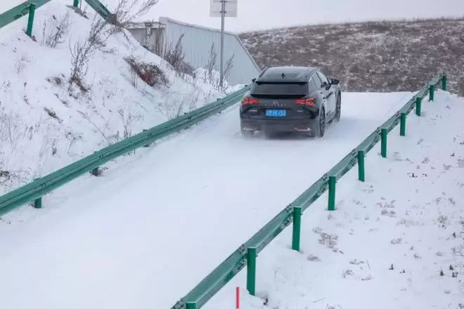 极寒驾控安全验证结果出炉 凡尔赛C5X与标致508L双双过关