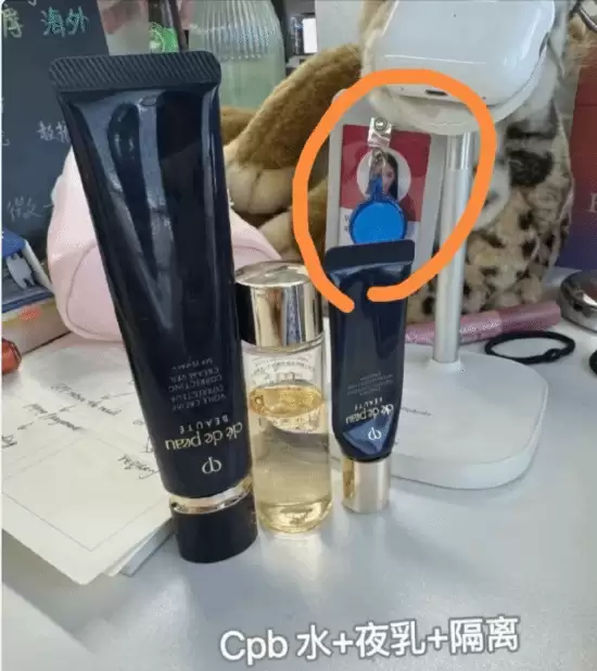 女网红“半藏森林”转行互联网产品经理:社交账号已停更