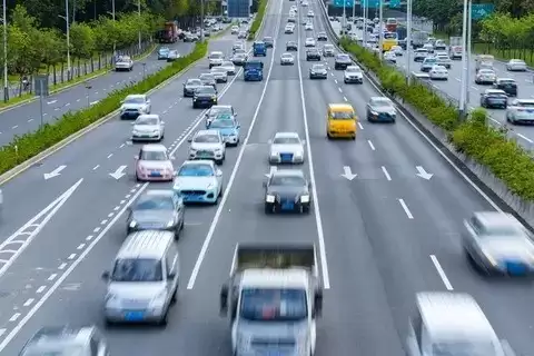 高手驾驶的秘诀:预判、观察与细节掌控