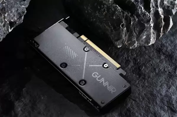 全金属外壳 帅爆！蓝戟发布单风扇迷你版Intel锐炫Pro B50专业显卡