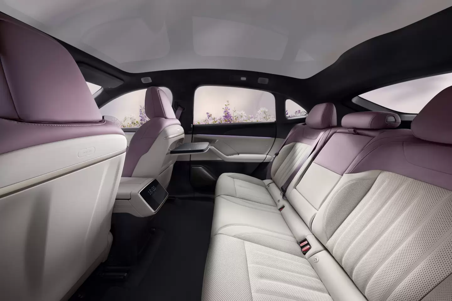 蔚来乐道 L60 紫罗兰车型上市：紫白双拼内饰，整车 21.49 万元 / 租电 15.79 万元