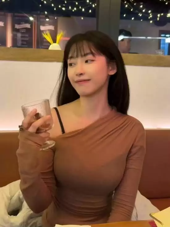 女网红“半藏森林”转行互联网产品经理:社交账号已停更