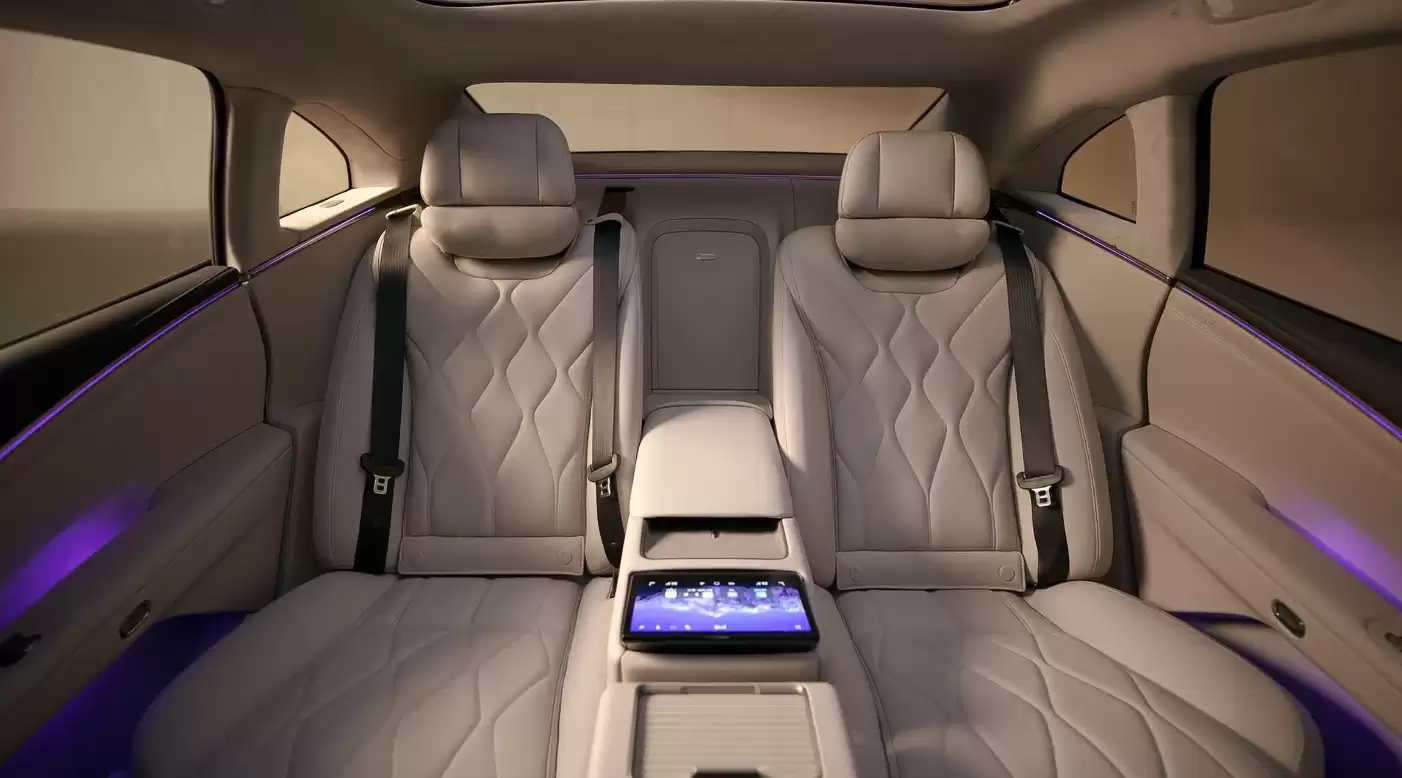 广汽昊铂 A800 豪华轿车内饰细节公布:鸿蒙座舱加持,配全球最长 6536mm 双环拥抱氛围灯