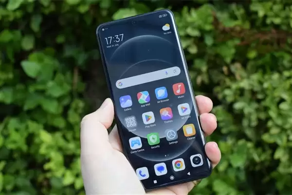 卢伟冰开直播爆料小米17 Ultra：回答米粉最关心的话题