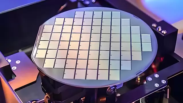 中国首台EUV光刻机原型问世 2028年试产在望