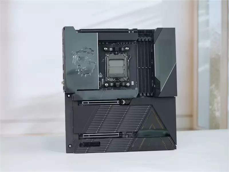 超神十年终极进化!微星MEG X870E GODLIKE X EDITION主板评测:AMD最强音 没有之一