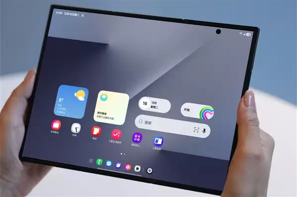 三星首款三折叠屏供不应求：黄牛加价销售 定价超2万元