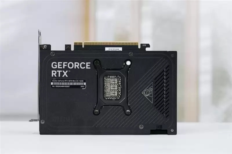第一款高性能迷你显卡!七彩虹iGame RTX 5070 Mini OC 12GB评测:烤机一小时不到75度