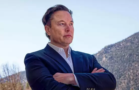 马斯克再谈AI未来：机器人将带来全民高收入时代
