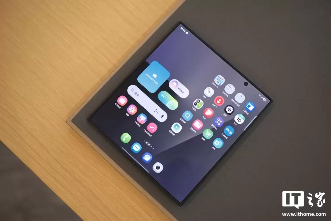 三星 Galaxy Z Fold8 折叠手机影像曝光:2 亿主摄 +5000 万超广角