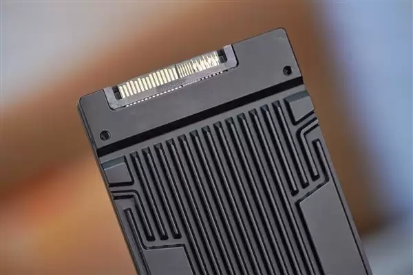 Windows Server 2025原生支持NVMe:性能大幅提升但启用需手动配置