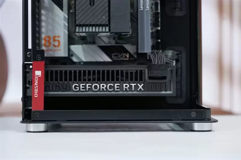 第一款高性能迷你显卡!七彩虹iGame RTX 5070 Mini OC 12GB评测:烤机一小时不到75度