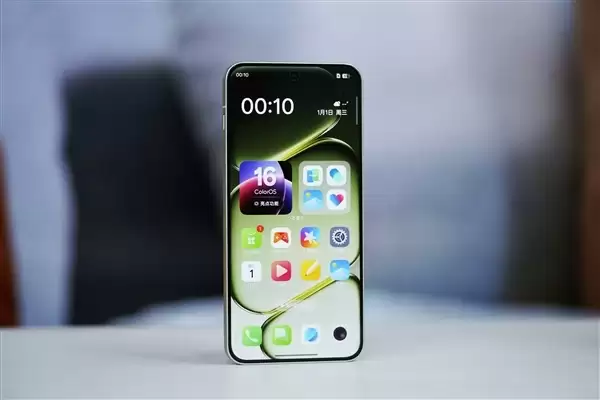 同档续航强得可怕！一加Turbo首配9000mAh级大电池