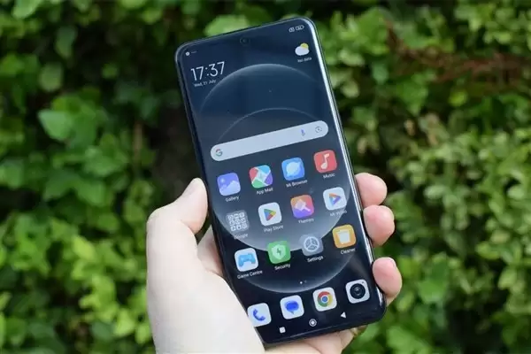 小米17 Ultra发布在即,卢伟冰直播揭秘新品与工厂实况