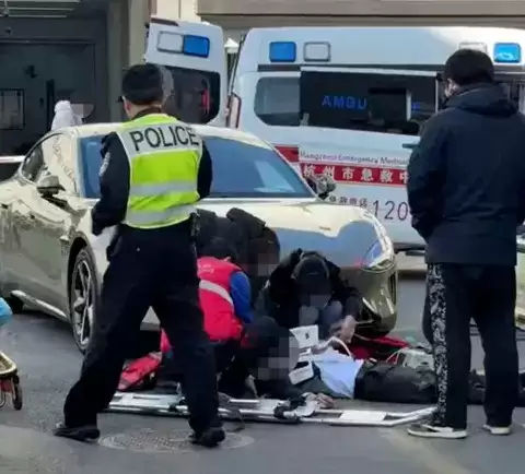 杭州梦马汽车小镇提车事故致1死 初判误踩电门