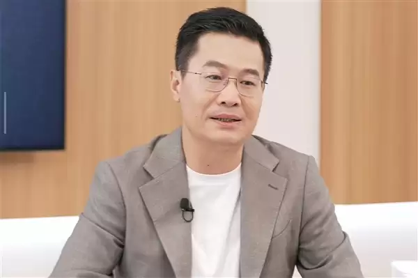 小米17 Ultra为何提前发布 卢伟冰解释原因