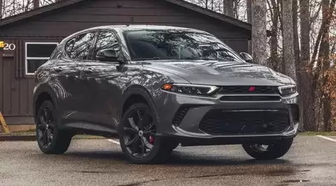 克莱斯勒召回5974辆插混车：刹车隐患需加固处理