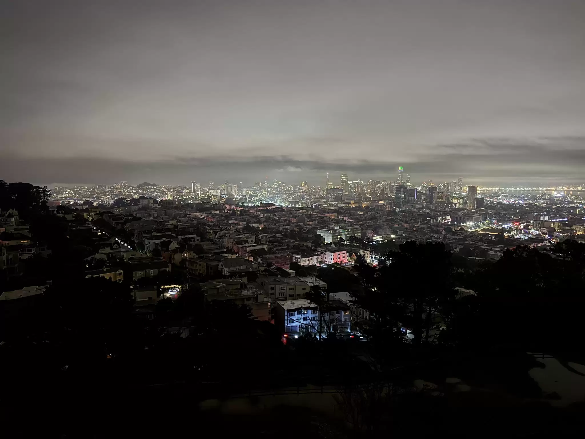 美国旧金山发生大规模停电事故,交通瘫痪、商户停业