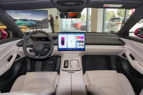 小米SU7年均养护成本解析：万元理想值背后的现实考量