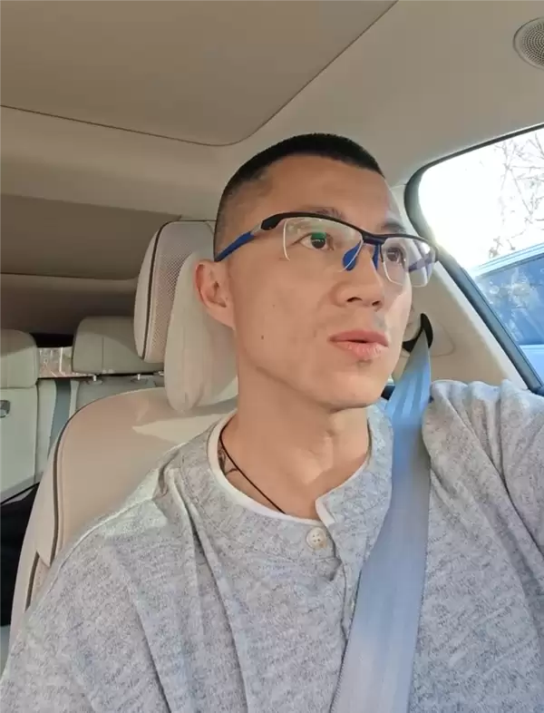 小红书官方辟谣:陈震账号依旧处于禁言状态