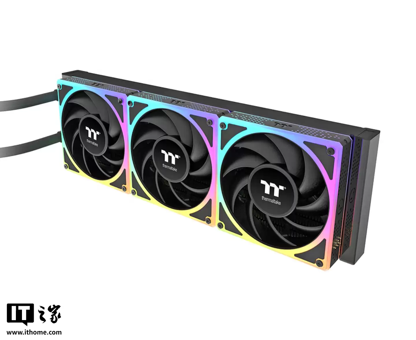 曜越推出 MAGCurve 360 Ultra ARGB 一体水冷散热器:冷头曲面屏、配磁吸拼接设计风扇,2299 元起