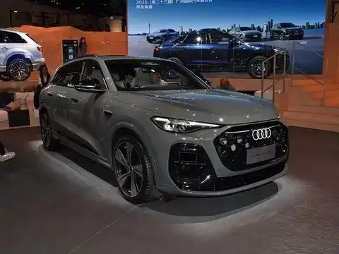 全新一代奥迪Q5L亮相：华为智驾+第五代动力，预售31.3万起