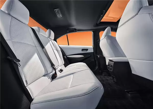 12.98万起 广汽丰田雷凌L上市:轴距加长、新增2.0L动力