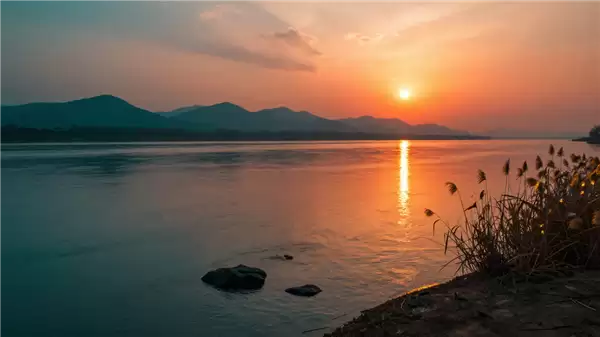 阿里Z-Image登顶开源图像生成模型榜单:1秒生图 千图仅需5美元