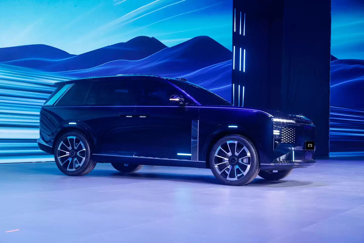 奇瑞星途 ES8、ES7 GT、ET8、ET9 首秀：全新大型对开门 SUV 及旅行车