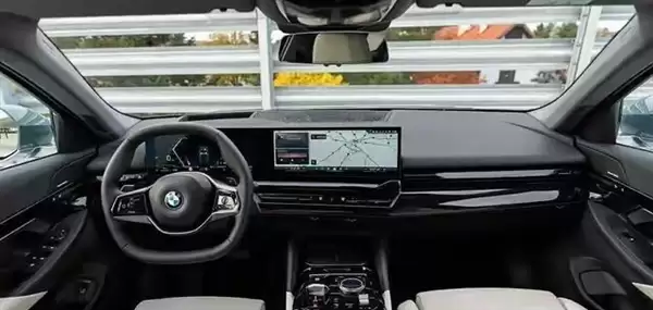 从“大鼻孔”到“小清新”！宝马5系改款焕新 外观内饰双升级