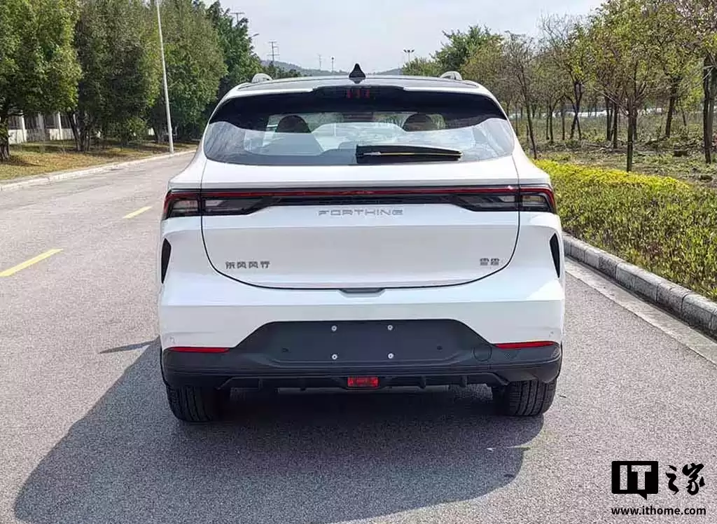 东风风行雷霆增程版上市：纯电续航 230km，售 12.99 万元