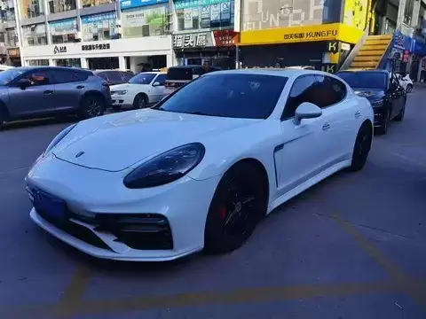 保时捷Panamera十年传奇：从百万豪车到十五万二手车的价值变迁