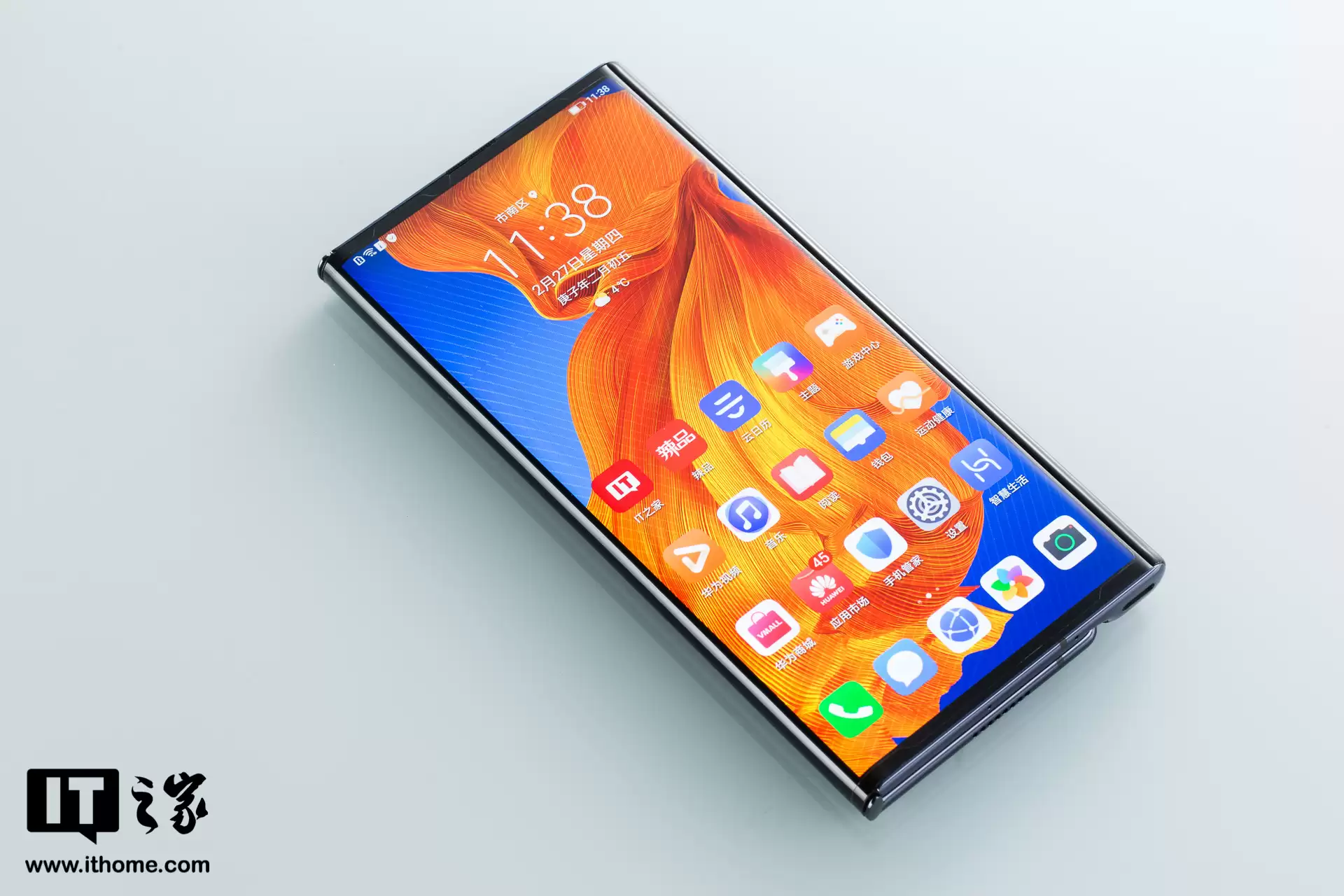 华为 Mate Xs 折叠屏手机获 HarmonyOS 4.2.0.121 更新：搭载麒麟 990 5G 芯片，发布距今已近 6 年