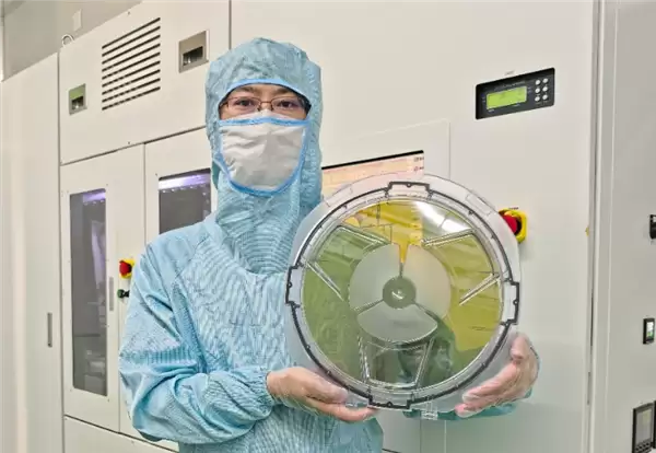 重大技术突破!漮天天成发布全球首款12英寸高质量碳化硅外延晶片
