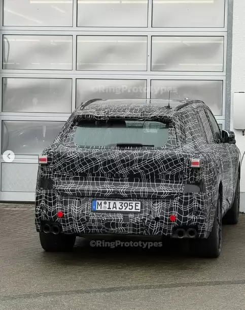 第五代宝马 X5 谍照曝光：配备四出排气和充电接口