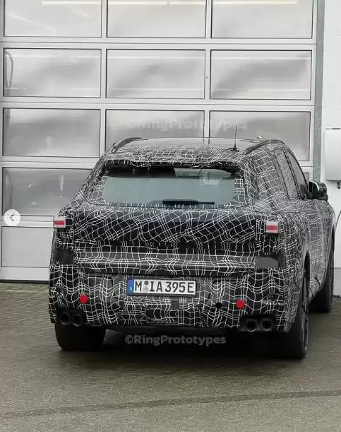 第五代宝马X5谍照曝光:配备四出排气和充电接口