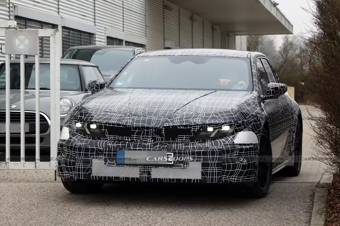 宝马纯电 M3 路测图曝光：预估 700 马力、四电机驱动